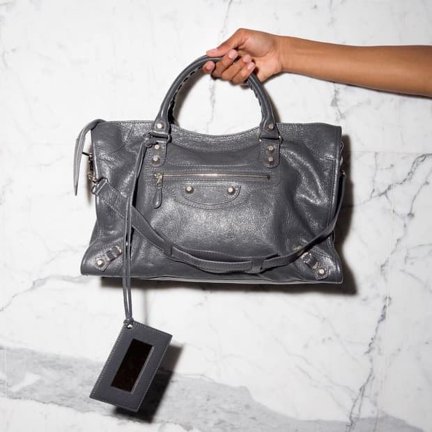 Balenciaga 시티백 모터백 미디움 은장 그레이 상태 A-