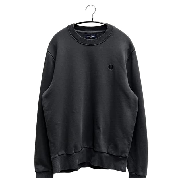 프레드페리 자수로고 맨투맨 차콜