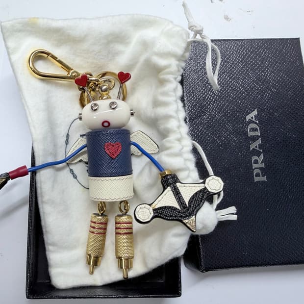 [정품] 프라다 큐피드 로봇키링 (백 참)