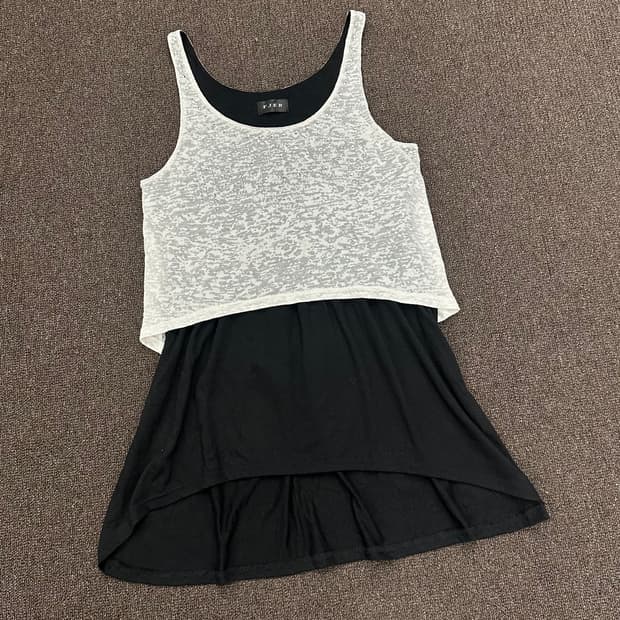 M)Japanese vintage 여성 스터드 디테일 y2k 나시