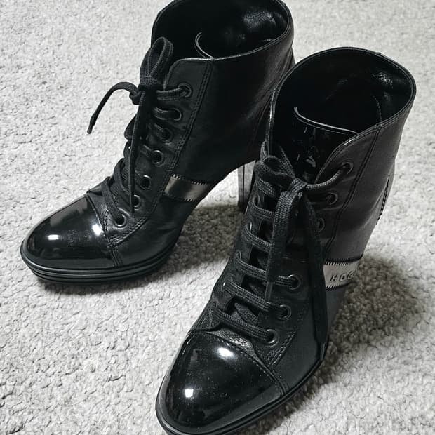 호간 블랙 레이스업 앵클 부츠