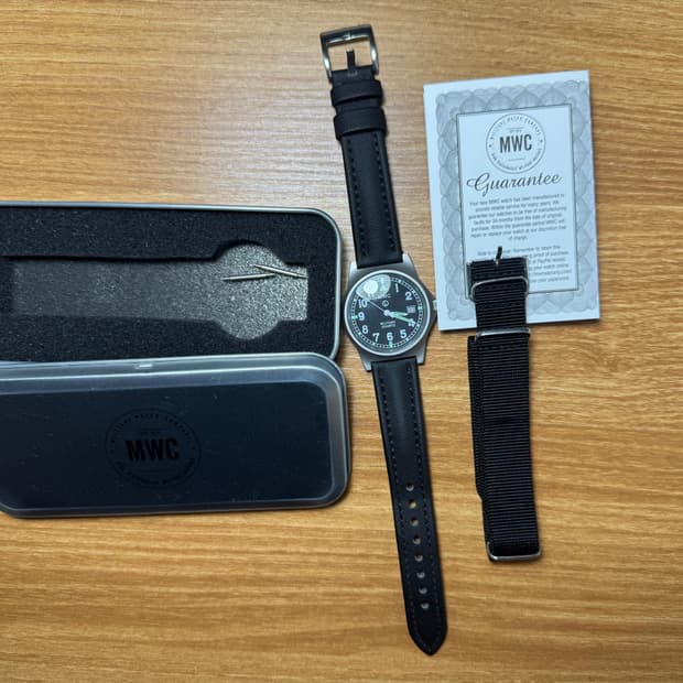 MWC G10 데이저스트/ 정품보증서O / 실버X블랙 필드워치