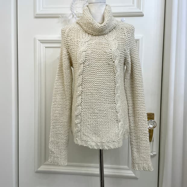 ivory twist turtle-neck sweater top