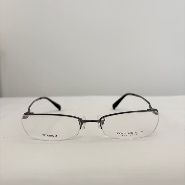 VAN HEWITT 반휴잇 실버그레이 반무테 