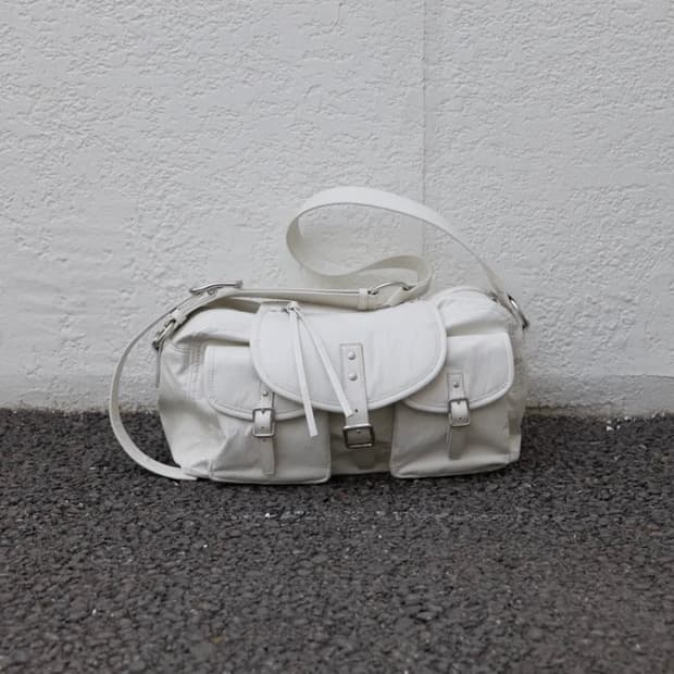 데뷔옹 바이커백 아이보리