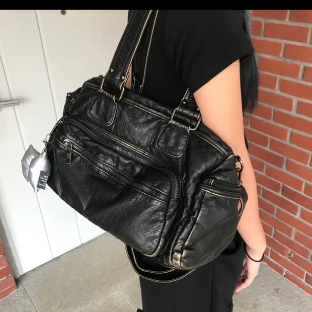 빈티지 디테일 가죽 백팩