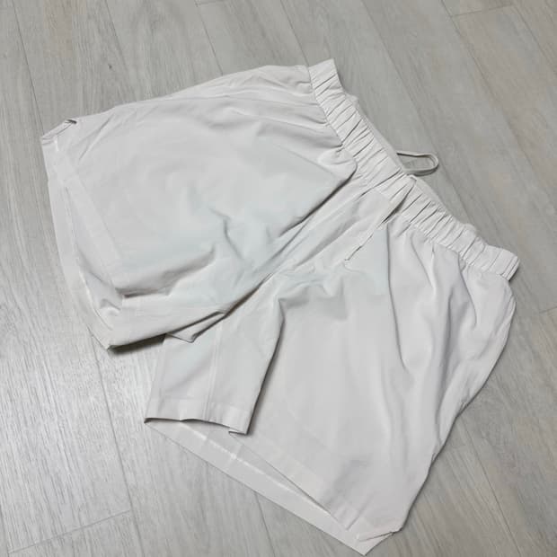 룰루레몬 마일메이커6인치 라인드 쇼츠 아이보리 S