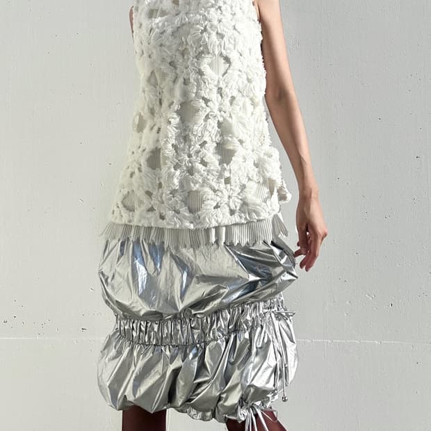 Embroidery rose hole top / ivory
