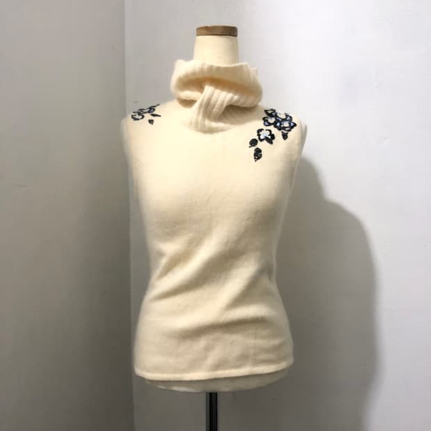 일본빈티지 sunauna 아이보리 플라워 자수 목폴라 니트 베스트