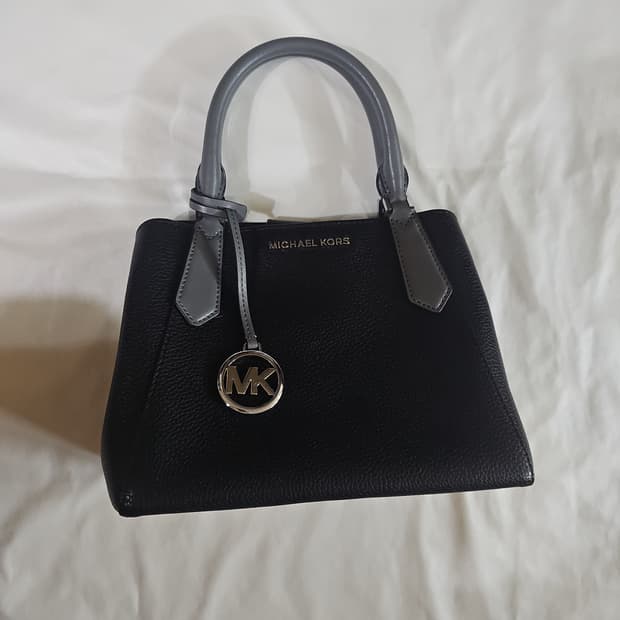 마이클코어스 킴벌리 스몰 토트백 사첼백 블랙