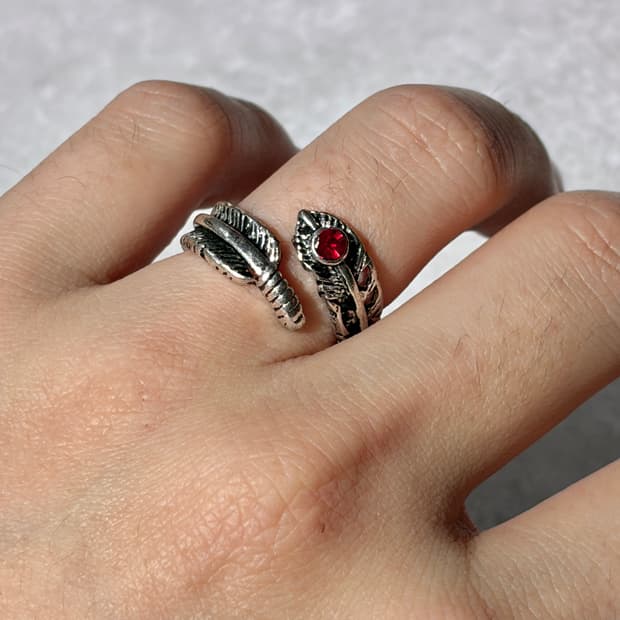 Oribell 레드 스톤 깃털 엔틱 실버 오픈링 반지