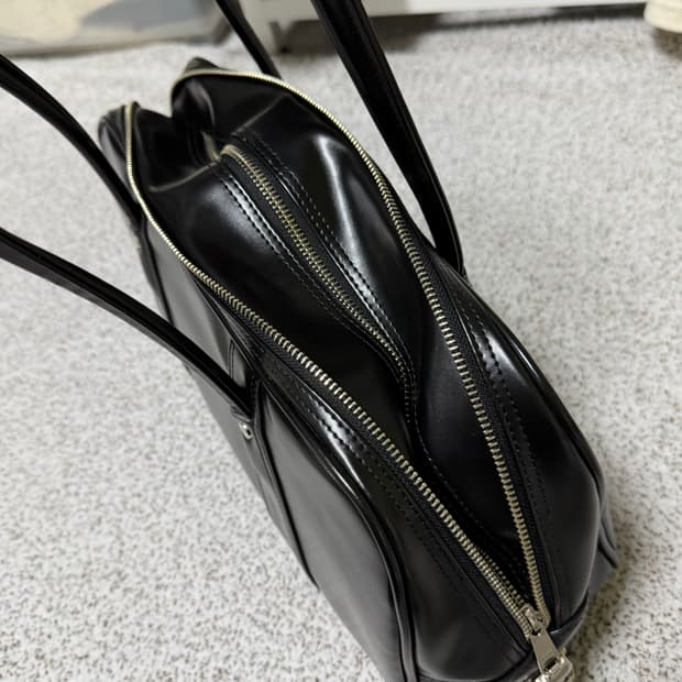 꼼데가르송 더블지퍼백 라지 사이즈 급처!!!