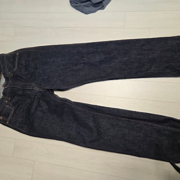 풀카운트 1101 데님 31/32 팝니다.