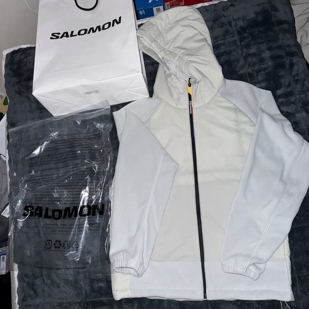살로몬 후리스 패딩 M 새상품