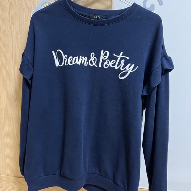 TATE 프릴 맨투맨