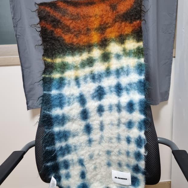 질샌더 모헤어 스카프 타이 다이 블루 오렌지