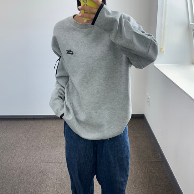 Nike 나이키 스몰로고 그레이 맨투맨