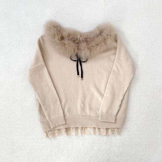 라떼갸루 퍼 오프숄더 니트