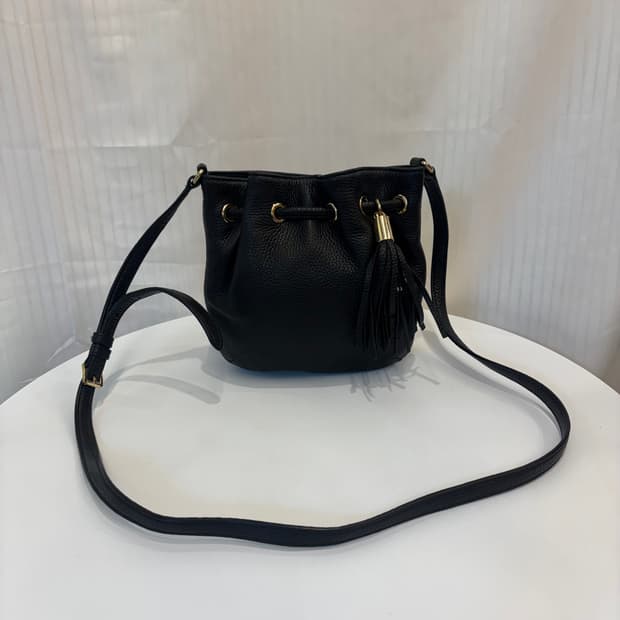 정품 마이클코어스 복조리 크로스백    