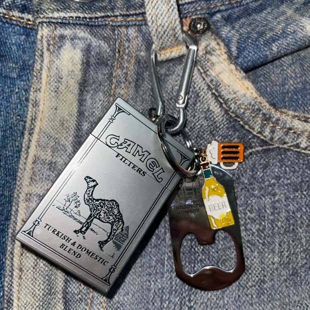 CAMEL ASHTRAY KEYRING SET