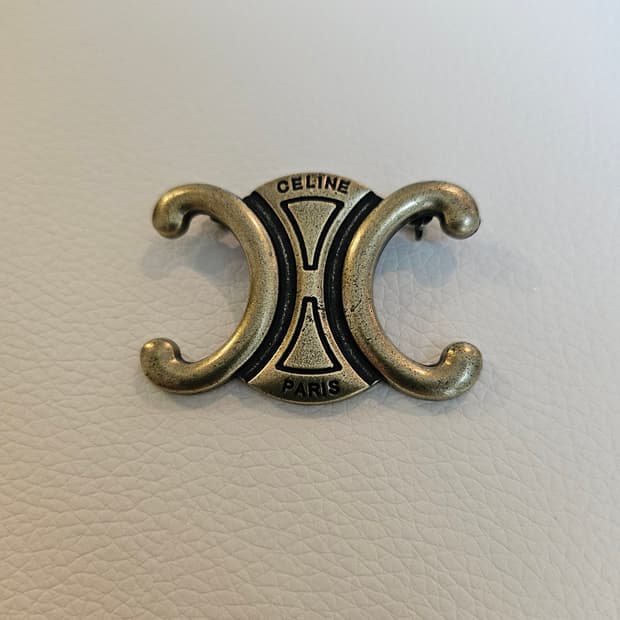 셀린느 트리오페 앤틱풍골드 브로치 업사이클링