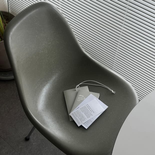 Vitra Eames Fiberglass Side Chair DSX 