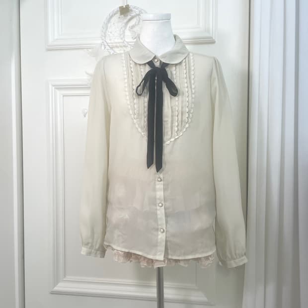 butter lace trim black bow blouse