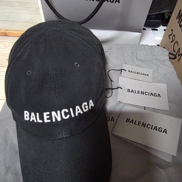 발렌시아가 볼캡 59L 시착제품