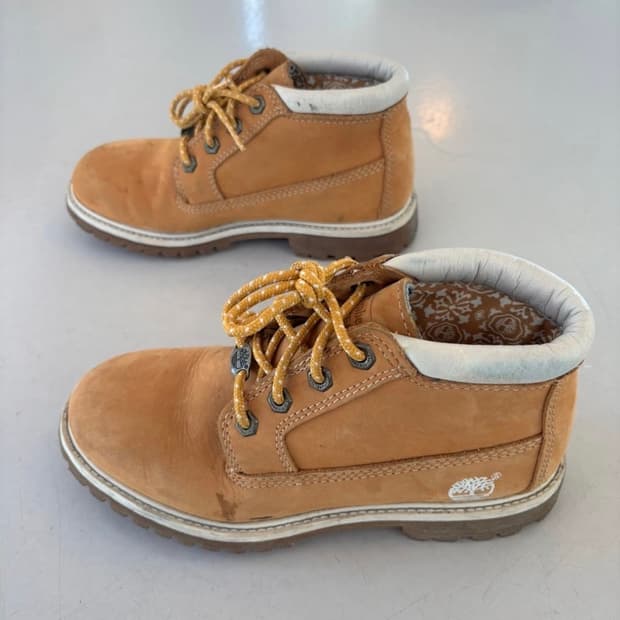 Vintage Timberland Shoes