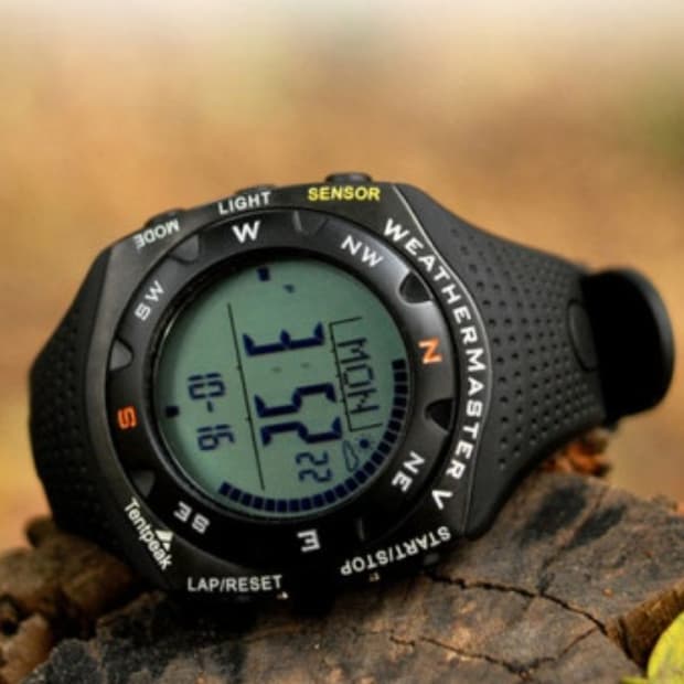 # 텐트픽 등산시계 일기예보 고도계 기압계 나침반 / 지샥 순토 산악시계