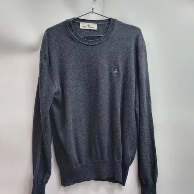 비비안웨스트우드 니트 판매합니다