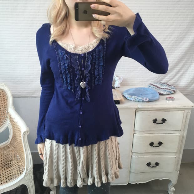 axes femme purple lace fur-collar ribbon