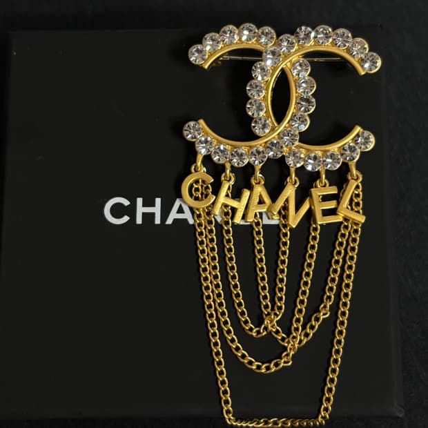 샤넬 정품 cc로고 업사이클링 드롭 체인 크리스탈 큐빅 브로치