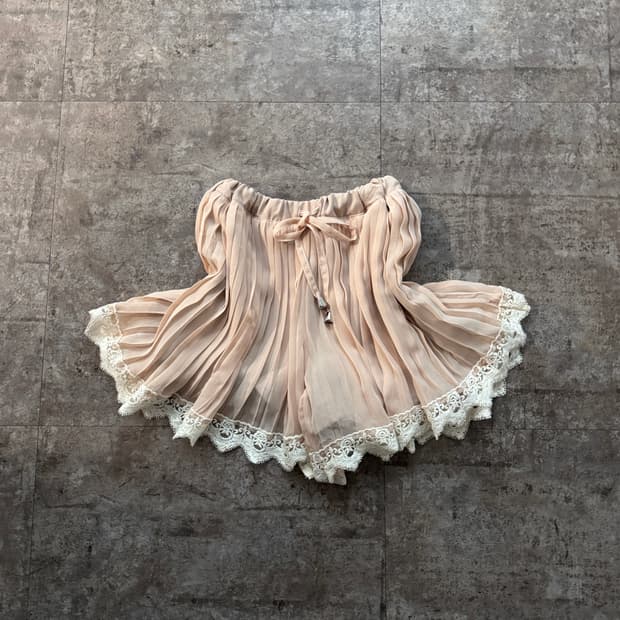 플리츠 레이스 트림 쇼츠