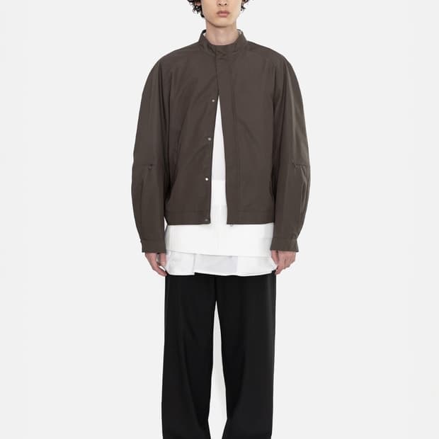 아모멘토 레글런 코튼 집업 점퍼 브라운 m