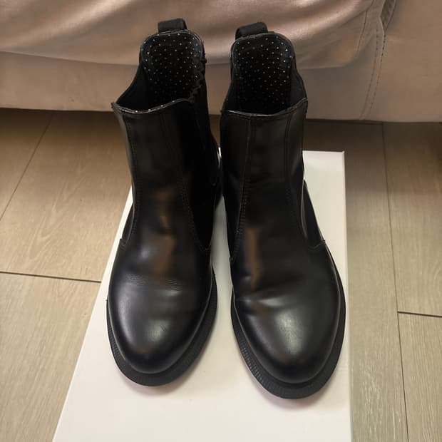 닥터마틴 도트 플로라 부츠