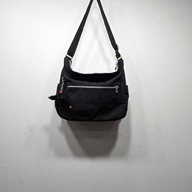 키플링(KIPLING) 크로스백 블랙