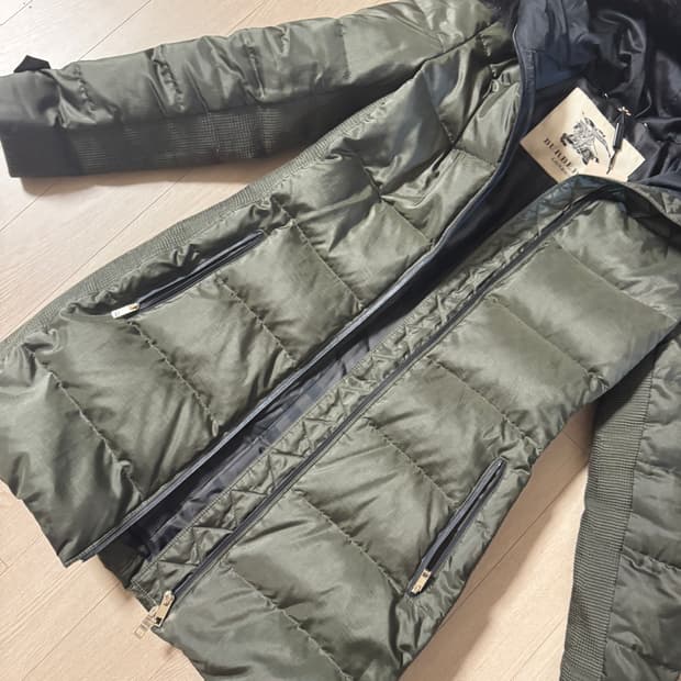 새제품 버버리패딩