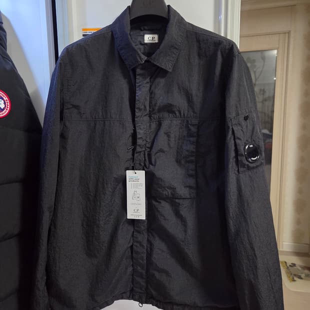 C.P컴퍼니 가먼트 다잉 렌즈 오버셔츠 (블랙)