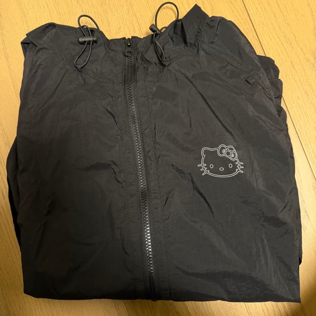 오픈와이와이 헬로키티 콜라보 윈드브레이커 새상품