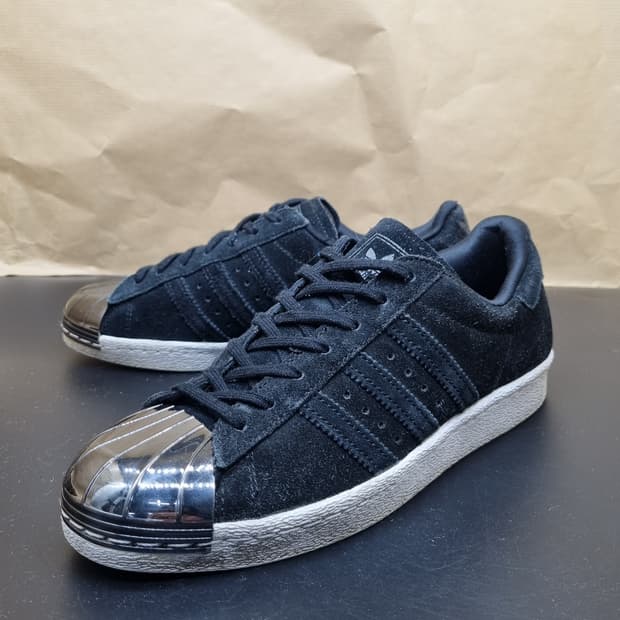 아디다스 슈퍼스타 메탈토 스니커즈 240