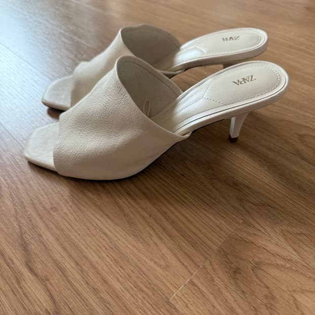 자라 Zara 아이보리 뮬 38