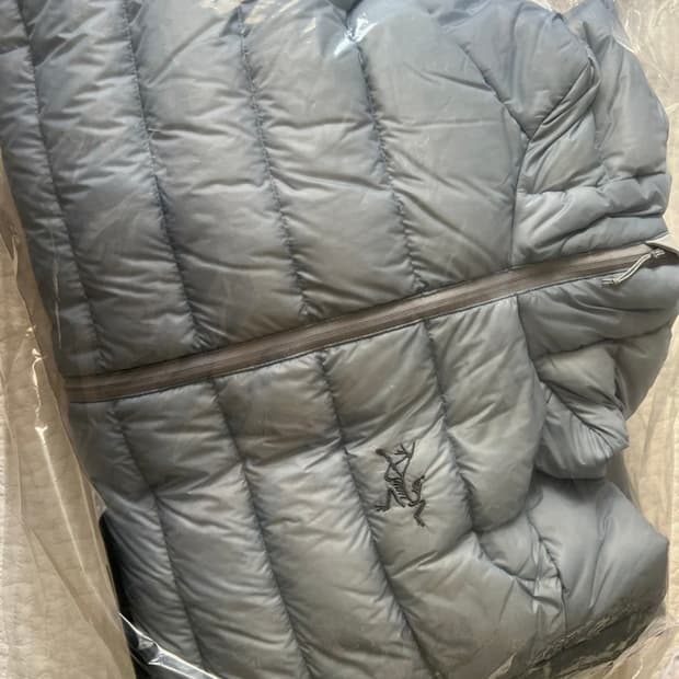 아크테릭스 세륨후디 루센트 M