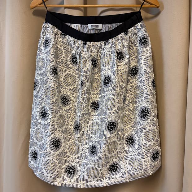 Embroidery skirt