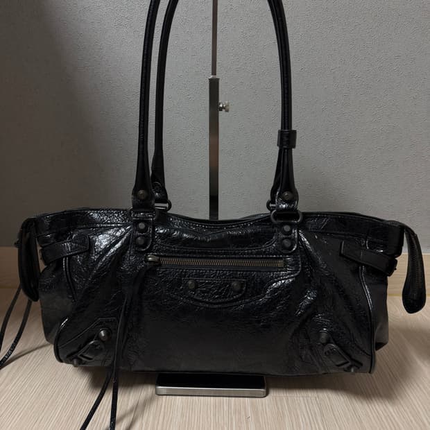 발렌시아 르 시티 백 이스트