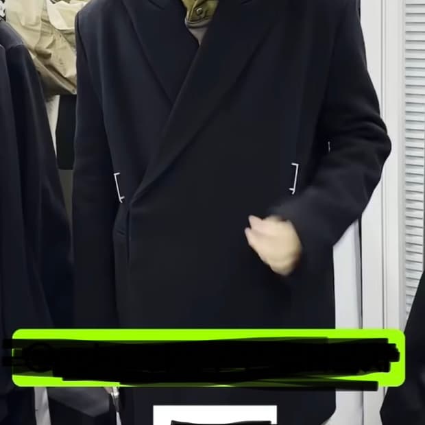 사진속 위사람이 입은 오버핏 더블블레이져 자켓 간절하게 찾고있습니다ㅜㅜ