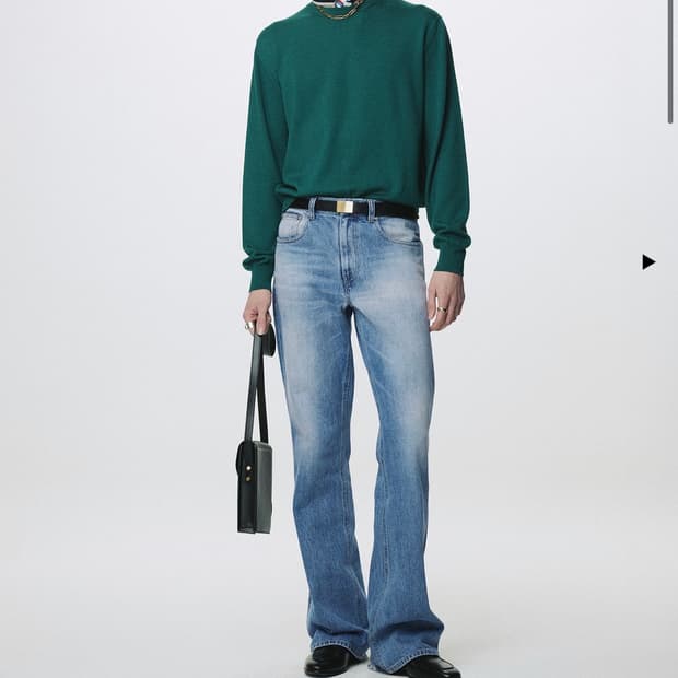 FLARED-LEG DISTRESSED DENIM JEANS_ FADED