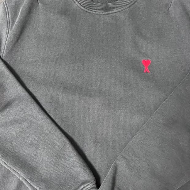 아미 스몰 로고 맨투맨 m사이즈