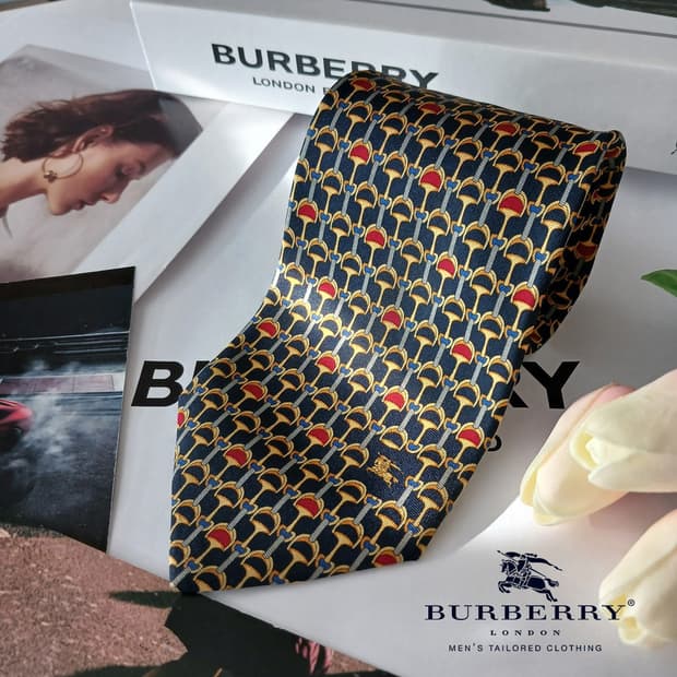 버버리 실크 네이비 승마 모티브 넥타이 9.5cm B등급 A18997
