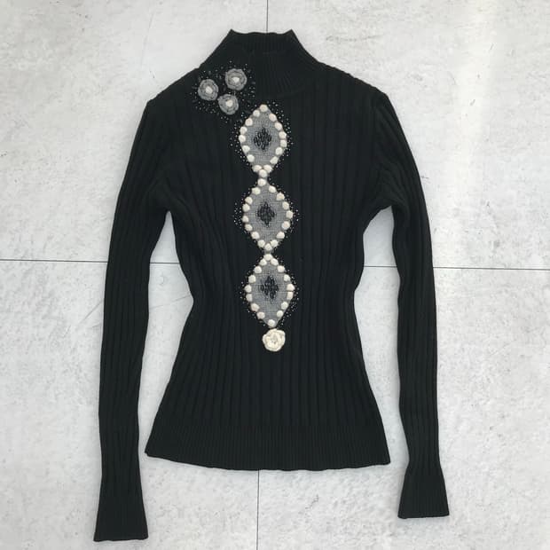 비즈 터틀넥 슬림탑